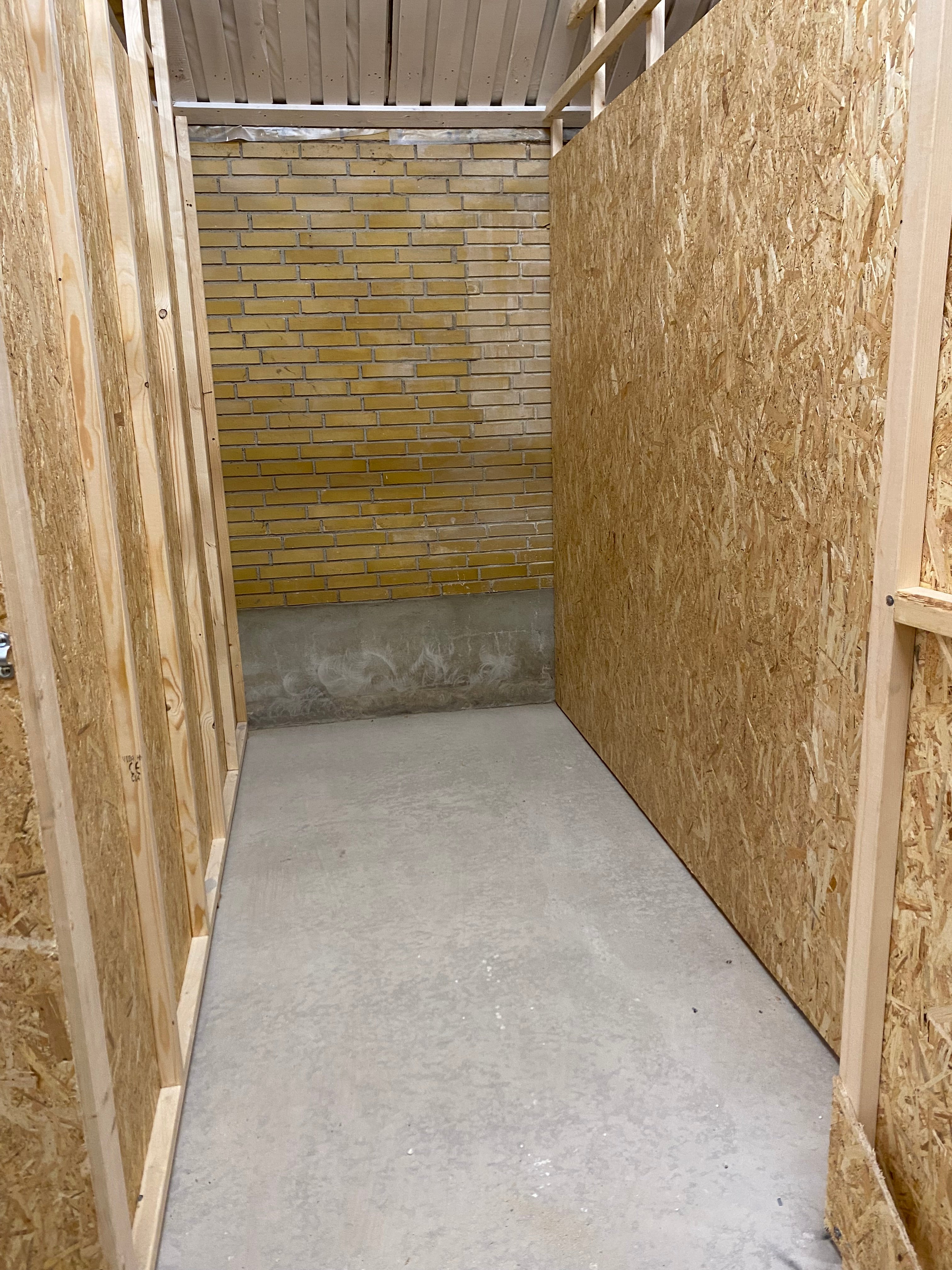 Depot: 4,7 m2 / 9,9 m3